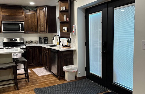 Rea Cabin | Little Pine Cabin Close to Yellowstone with WiFi