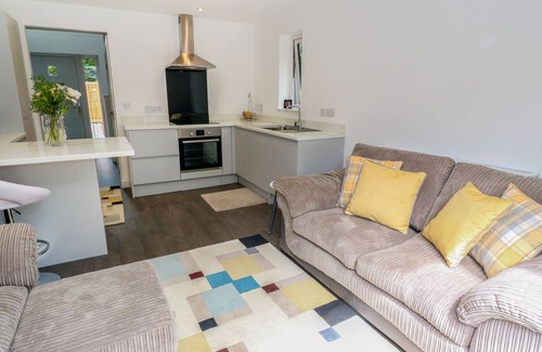 Carlyon Bay House | LITTLE PIPPIN, country holiday cottage, with a garden in St. Austell