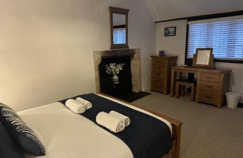 Burford House | Little Priory Cottage