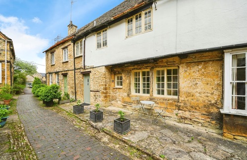 Burford Cottage | Little Priory Cottage, 10 Georges Yard, Burford