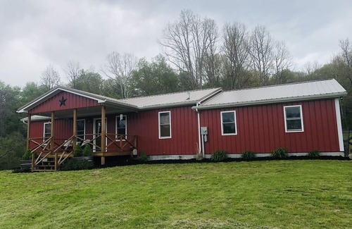 Pomeroy House | Little Red Barn House