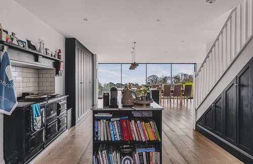 Dartmouth House | Little Redlap in Dartmouth