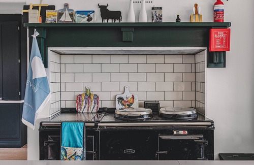 Dartmouth House | Little Redlap in Dartmouth