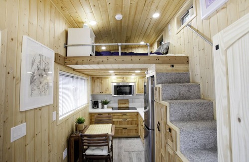 Multnomah Village House | Little Restful Retreat - tiny house in southwest Portland