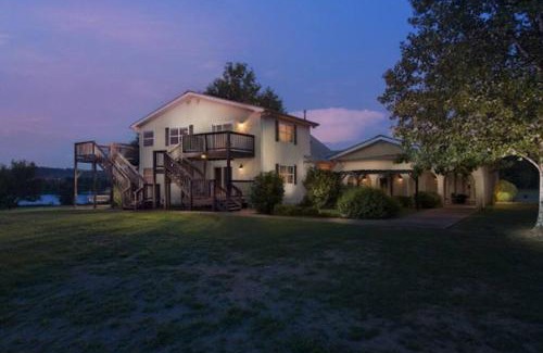 Lookout Valley Neighborhood Association House | Little River Guest House at Tennessee RiverPlace