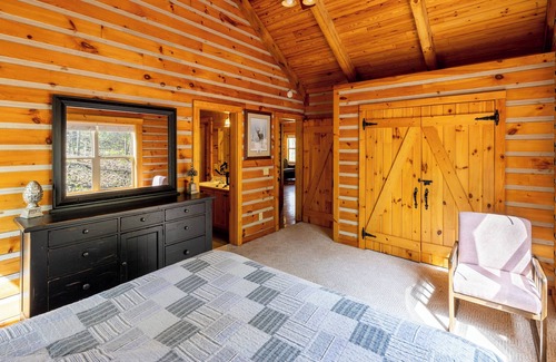Fort Payne Cabin | Little River Point cabin is a short drive to Mentone, Fort Payne, & Weiss Lake.