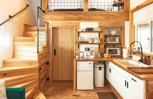Maryville Apartment | Little River Tiny House *with hot tub*