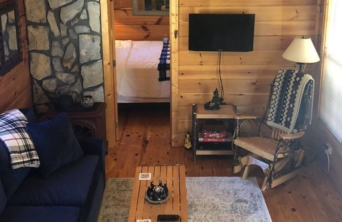 Sparta Cabin | Little River Waterfront Cozy Cabin