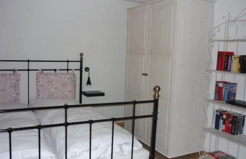 Borm Apartment | Little Rose Cottage - Urlaub unter Reet zwischen den Meeren