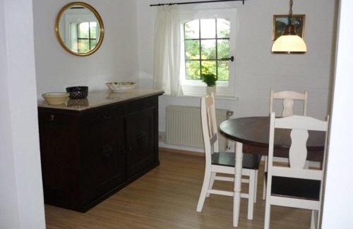 Borm Apartment | Little Rose Cottage - Urlaub unter Reet zwischen den Meeren