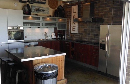 Cullman House | Little's On The Lake - A Contemporary Retreat On Smith Lake - Avl Pontoon Rental