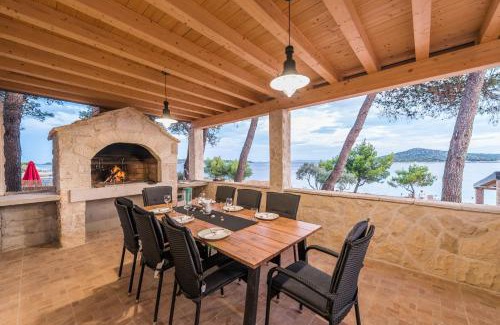 Tkon House | Little Sea House