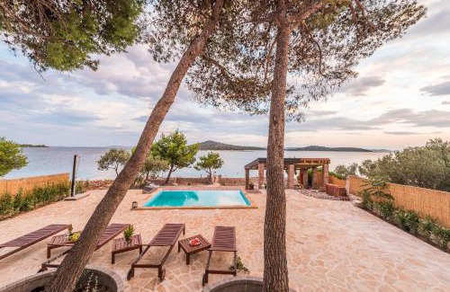 Tkon House | Little Sea House