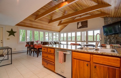 Gray House | Little Sebago Lake - Beautiful year-round lakefront home with stunning views