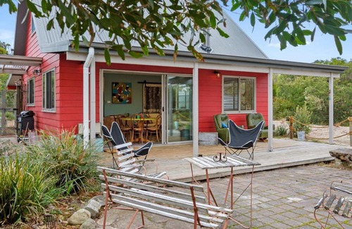 Clifton Beach House | 'Little Secret' Charming Clifton Beach Sanctuary