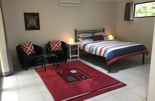 Bovell Bed & Breakfast | Little Shangri-La