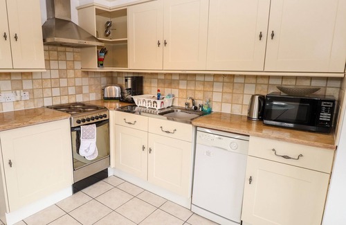 Ambleside Cottage | LITTLE STONE HOWE, with a garden in Ambleside