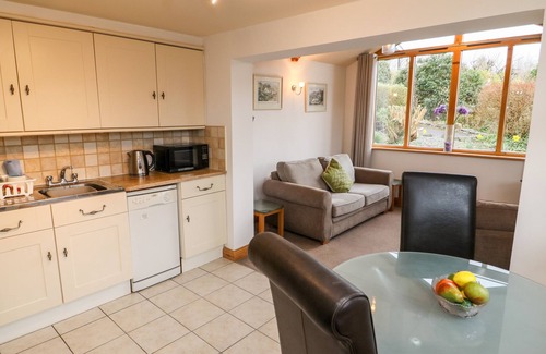 Ambleside Cottage | LITTLE STONE HOWE, with a garden in Ambleside