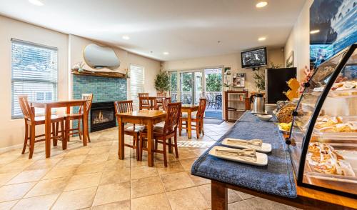 San Simeon Hotel | Little Sur Inn