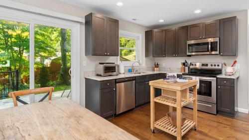 Asheville House | Little Sycamore by AvantStay Premier Location