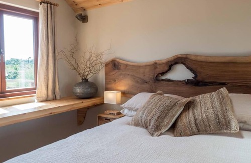 Cowes Ski Chalet | Little Tern, Beachside chalet 6, access to beach