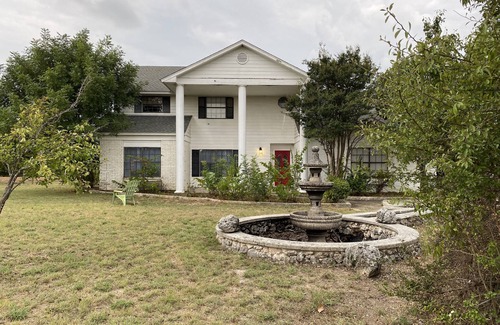 Round Rock House | Little Texas