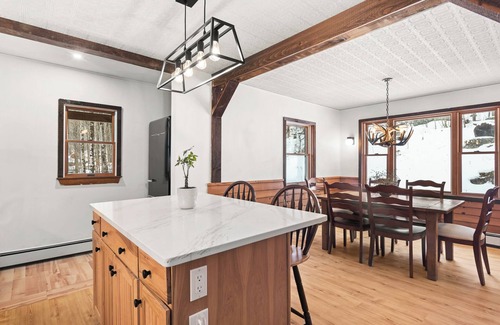 Hunter Cabin | Little Timber Lodge - 3BD Modern Wellness Retreat. Sauna, Cold Plunge, 2 Acres