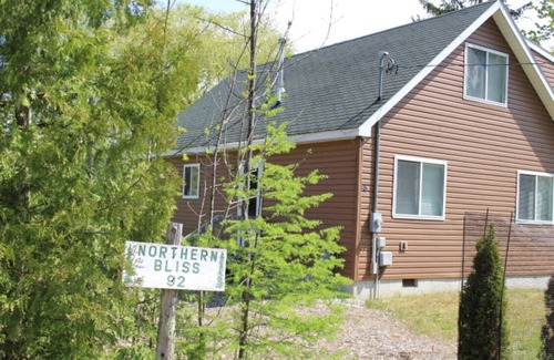 Maple City House | Little Traverse Lake Chalet, 2 person kayak and row boat