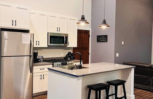 Traverse City House | Little Traverse Therapy-Hot Tub/Fire Pit/AC
