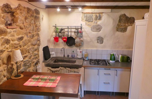 Pescia Apartment | Little Tuscan Olive Farm - Cosy Apartment