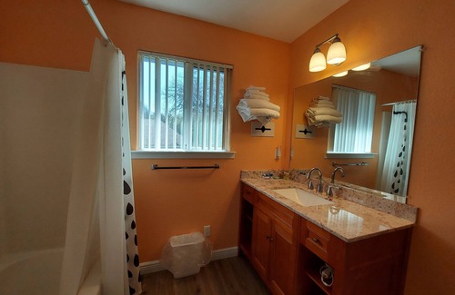 Mariposa Bed & Breakfast | Little Valley Inn