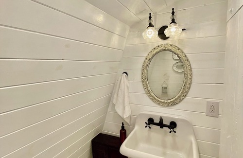 Sunset Cabin | Little White Barn - Private 20 Acre Escape w/ Pond