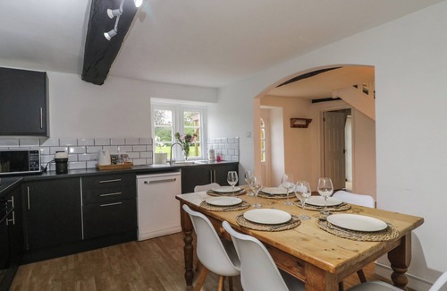 Chippenham Cottage | LITTLE WICK, pet friendly, character holiday cottage in Lacock