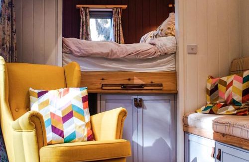 Devizes House | Little Willows