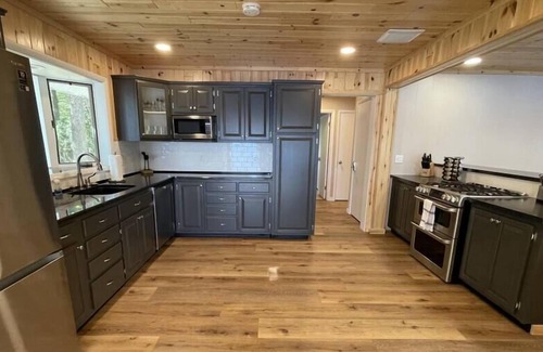 Lewiston House | Little Wolf Hideaway