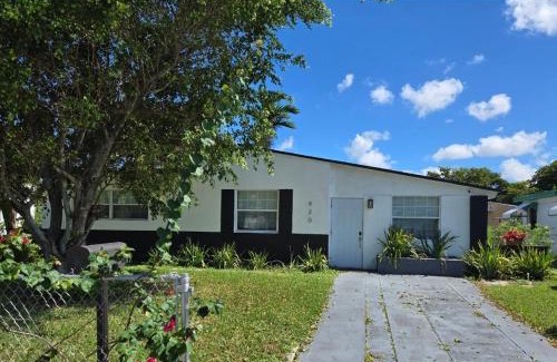 West Little River House | Little Wynwood Oasis