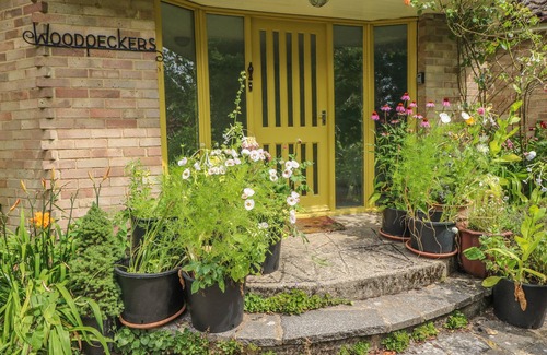 Martin House | LITTLE YAFFLE, pet friendly, with a garden in St Margaret's At Cliffe