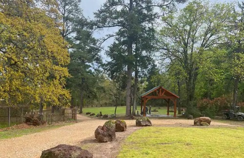 Avinger Cabin | Littlecreek: Rustic cabin get away.