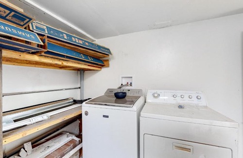 Littleton House | Littleton 3 Bedroom King Beds Remodeled Lower Unit