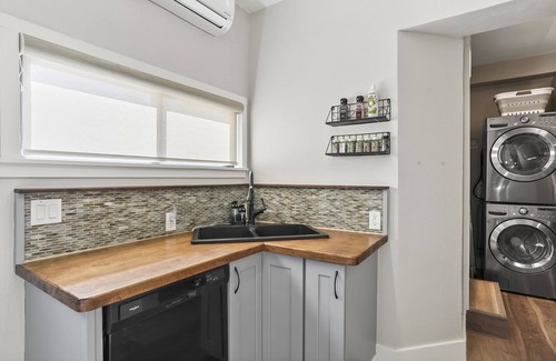 Columbine House | Littleton Corner: Quiet, Safe, Private 3 Bedroom/2 Bathroom