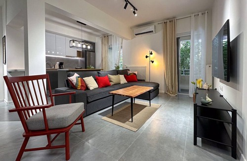 Ilisia Apartment | LIV - Modern Comfort Oasis in Pagrati