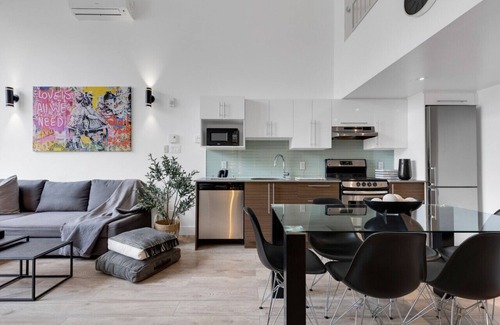 Downtown Montreal Apartment | LiV MTL Downtown-501 Spacious Duplex + Mezzanine