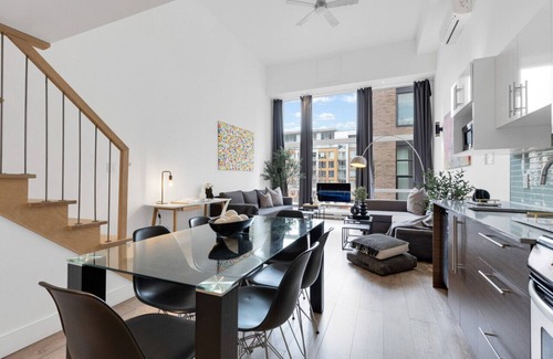 Downtown Montreal Apartment | LiV MTL Downtown-501 Spacious Duplex + Mezzanine