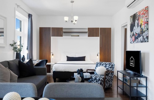 Plateau Mont Royal Apartment | Liv MTL - MTL