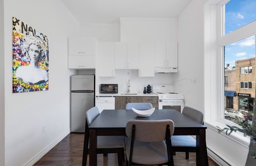 Plateau Mont Royal Apartment | Liv MTL - MTL