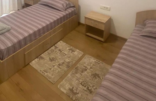Frecatei House | Livada lui Cezar si Rares -Casa Bunicilor