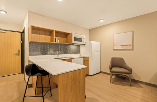 Smyrna Hotel | LivAway Suites Nashville- Smyrna