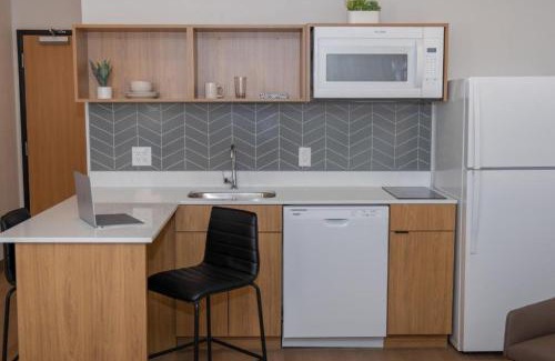 South Richland Hotel | LivAway Suites Tri-Cities-Richland