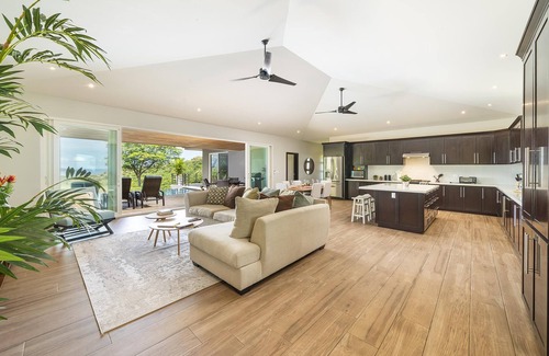 Brasilito House | Live a relaxing experience in this home with private pool, sauna and a cold tub.