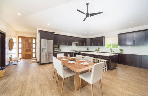 Brasilito House | Live a relaxing experience in this home with private pool, sauna and a cold tub.